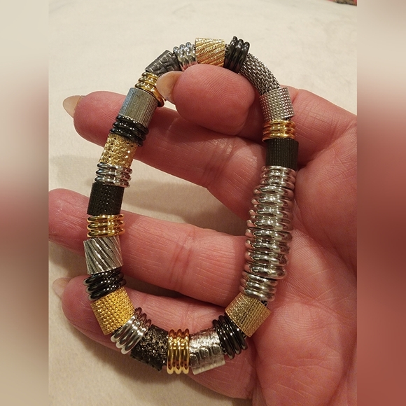 Erica Zap Mesh Bracelet & Earrings in rhodium/gold/black Finish - Never Worn - Picture 5 of 10